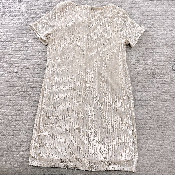 Silver Sequin Dress Short Sleeve. NWT medium - Picture 9 of 10